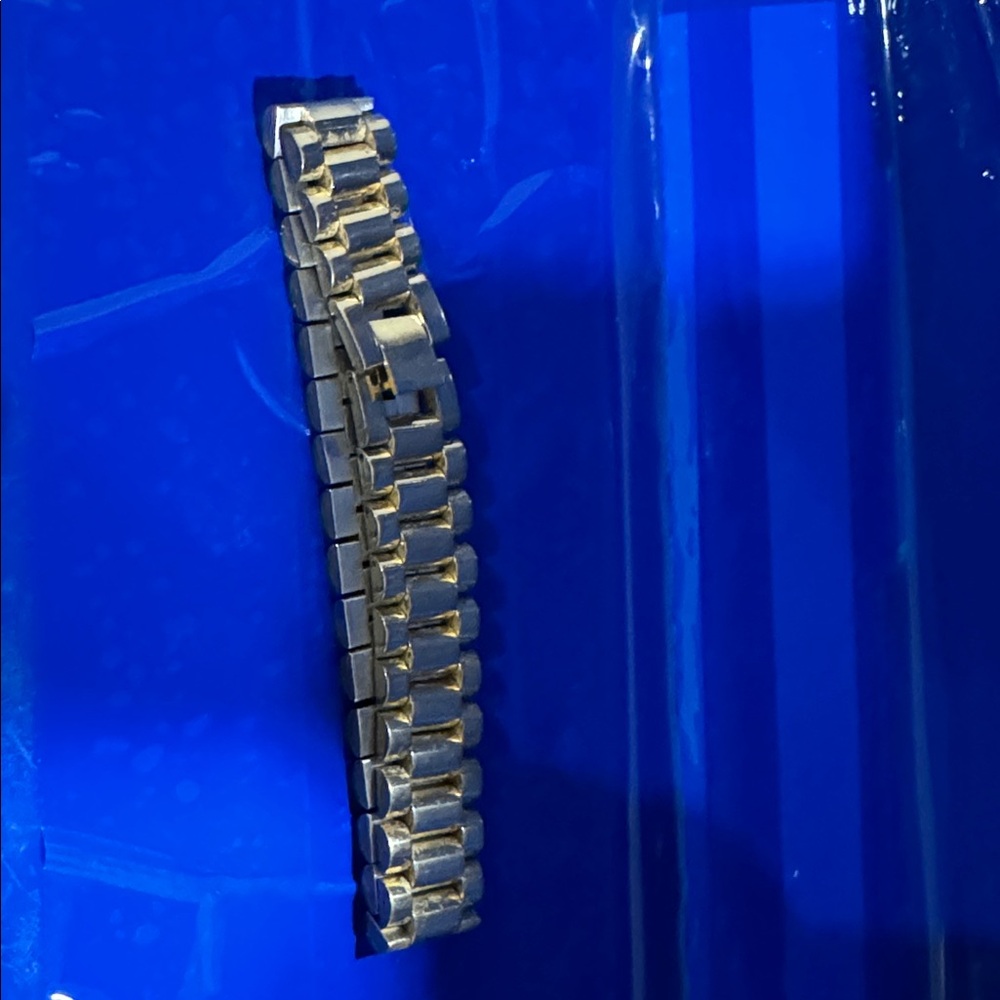 Metal bracelet